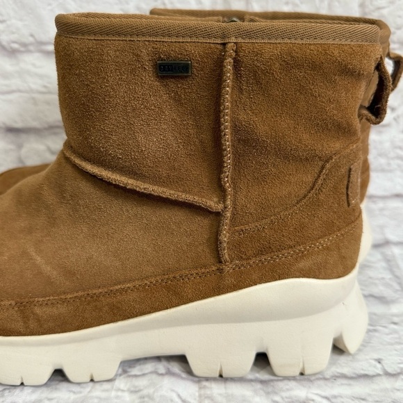 UGG Palomar Waterproof Boots womens size 11
Chestnut side zip up - Picture 2 of 11